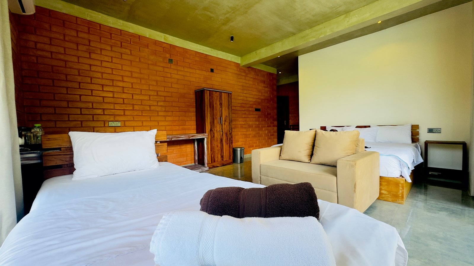 Triple Room