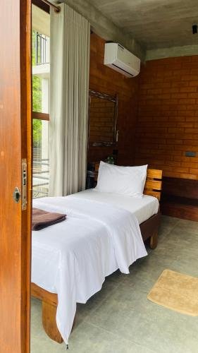 Wild Resort Ella - Triple Room with Mountain View